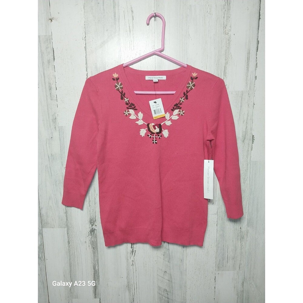 Mercer Street Studio Women's Small Embroidered Coral V Neck Sweater